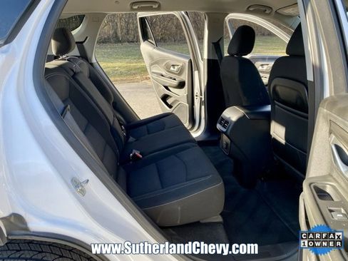 Used 2024 GMC Terrain SLE image 36