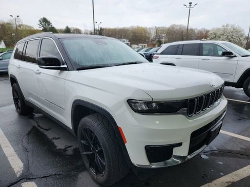 Used 2023 Jeep Grand Cherokee L Limited image 3