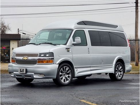 Used 2023 Chevrolet Express 2500 image 8