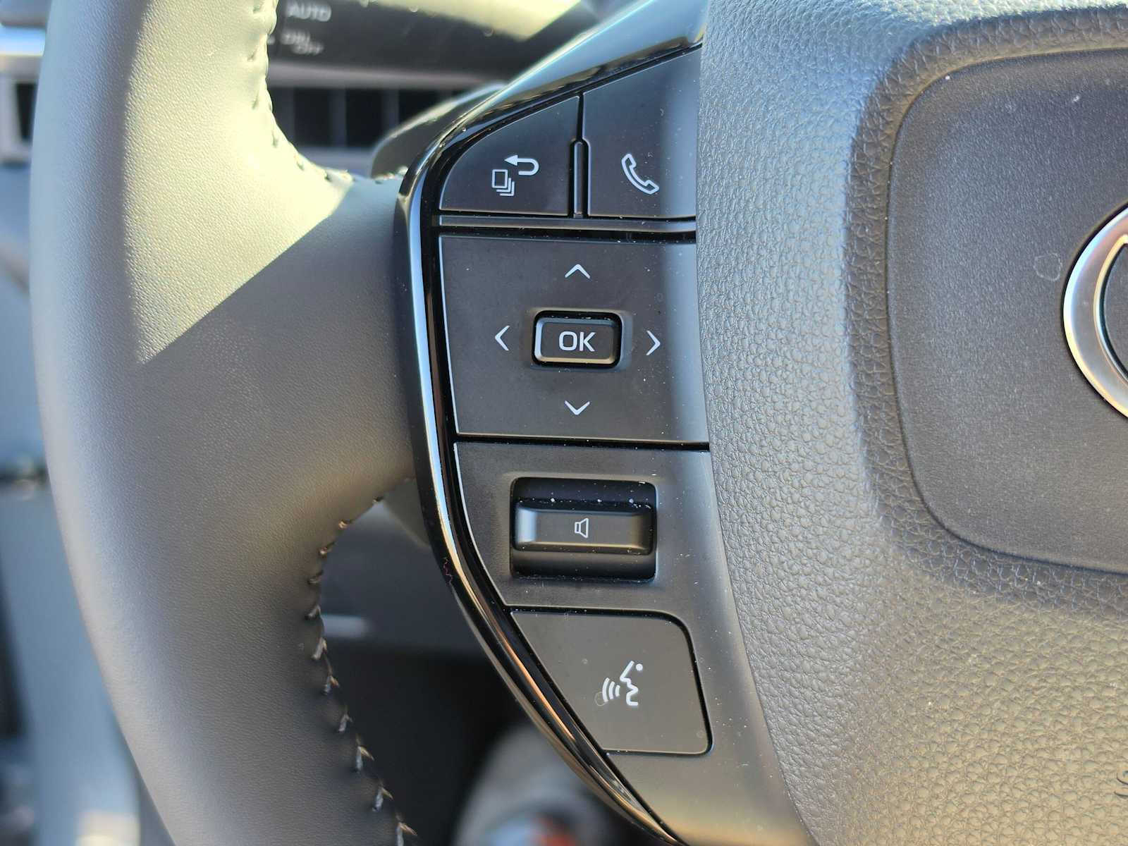 Certified 2026 Toyota C-HR AWD/4WD image 31