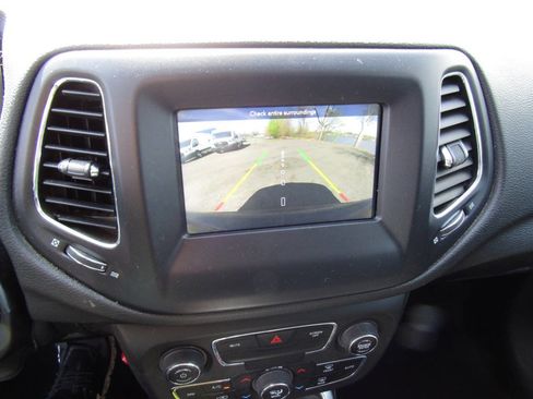 Used 2021 Jeep Compass Latitude AWD/4WD image 13