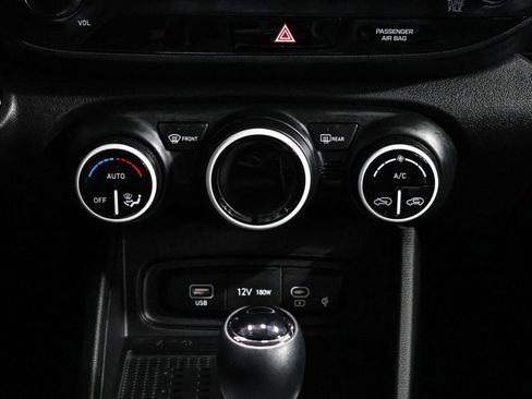 Used 2023 Hyundai Venue Limited w/ Cargo Package image 25