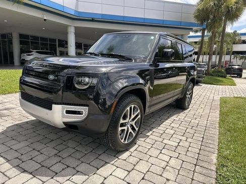 Used 2023 Land Rover Defender 130 SE AWD/4WD image 20