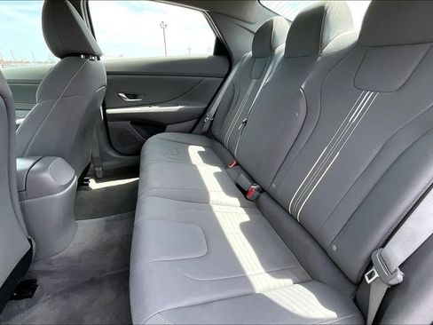 Used 2023 Hyundai Elantra SEL w/ Convenience Package FWD image 24