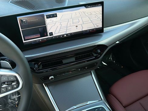 New 2026 BMW 330i xDrive Sedan w/ M Sport Package image 28