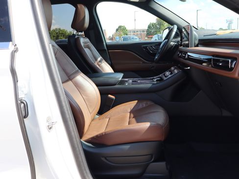 Used 2024 Lincoln Aviator Reserve w/ Elements Package Plus image 15