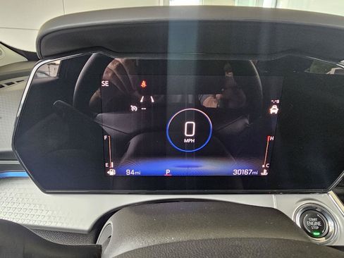 Used 2025 Chevrolet Trax LT w/ LT Convenience Package FWD image 21