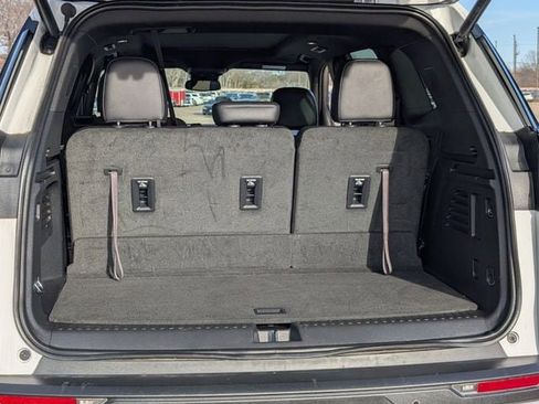 Used 2024 GMC Acadia Elevation image 26