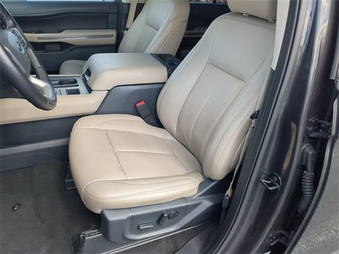 Used 2024 Ford Expedition Max XLT image 24