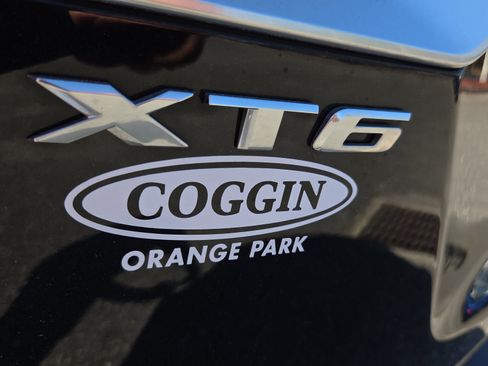 Used 2023 Cadillac XT6 Luxury image 16