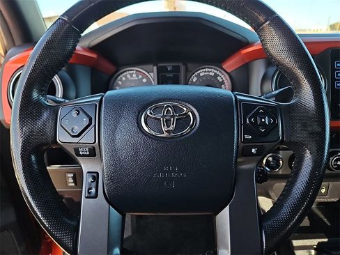 Used 2016 Toyota Tacoma TRD Off-Road w/ Towing Package image 30