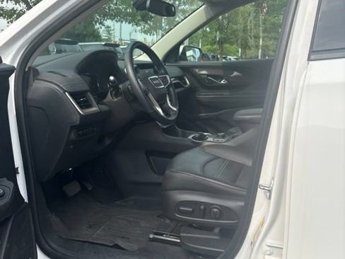 Used 2024 GMC Terrain Denali w/ Denali Premium Package AWD/4WD image 6
