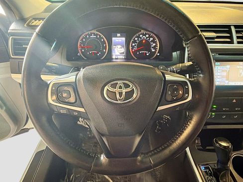 Used 2015 Toyota Camry SE image 17