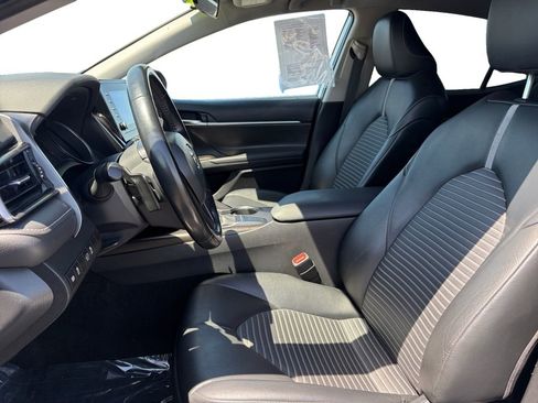Used 2023 Toyota Camry SE FWD image 10