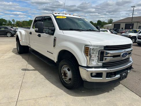 Used 2018 Ford F350 XLT w/ XLT Value Package AWD/4WD image 3