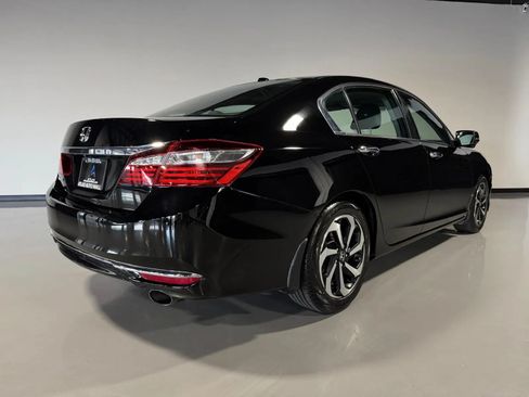 Used 2017 Honda Accord EX image 4