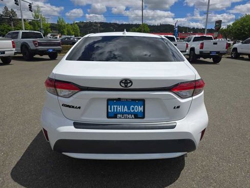 Used 2020 Toyota Corolla LE w/ Carpet Mat Package (TMS) FWD image 4