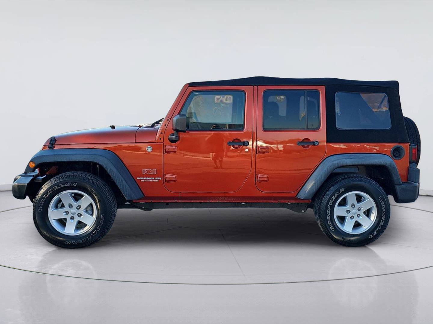 Used 2009 Jeep Wrangler Unlimited X AWD/4WD image 2