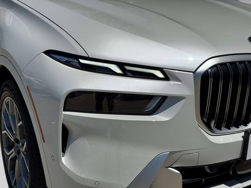 Certified 2024 BMW X7 xDrive40i w/ Premium Package AWD/4WD image 4