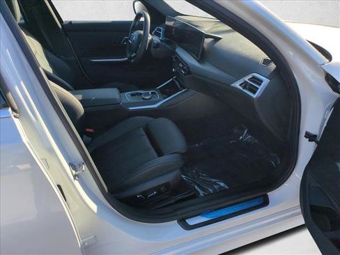 Certified 2025 BMW 330i Sedan w/ Convenience Package RWD image 22