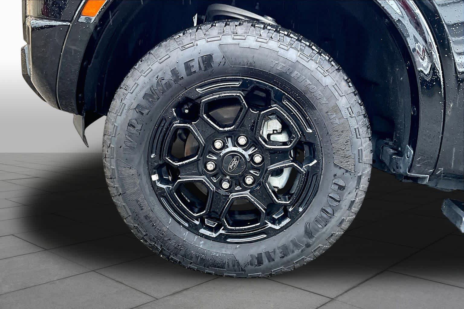 Used 2025 Ford Ranger XLT w/ Black Appearance Package RWD image 13