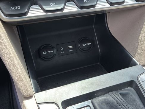 Used 2019 Hyundai Elantra ECO FWD image 26