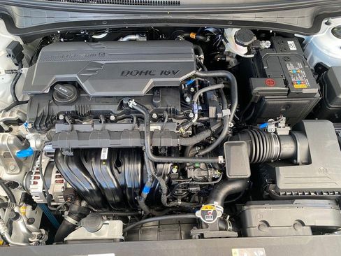 New 2025 Hyundai Elantra SEL image 10