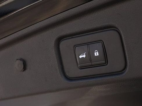 Certified 2025 Nissan Pathfinder SV AWD/4WD image 8
