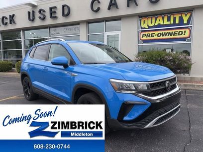 Used 2023 Volkswagen Taos SE w/ Panoramic Sunroof Package