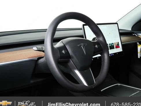 Used 2022 Tesla Model Y Performance image 4