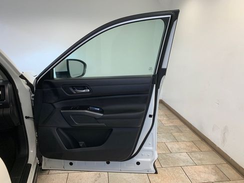 Used 2024 Nissan Pathfinder SL AWD/4WD image 49