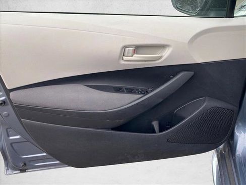 Used 2022 Toyota Corolla LE FWD image 11