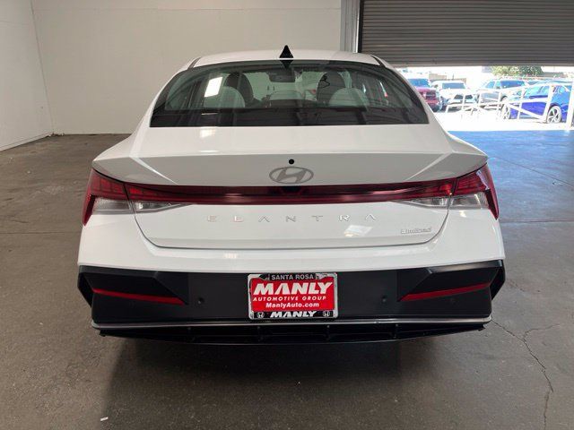 Used 2024 Hyundai Elantra Limited FWD image 4