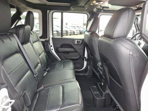 Certified 2022 Jeep Wrangler Unlimited Sahara w/ LED Lighting Group image 15