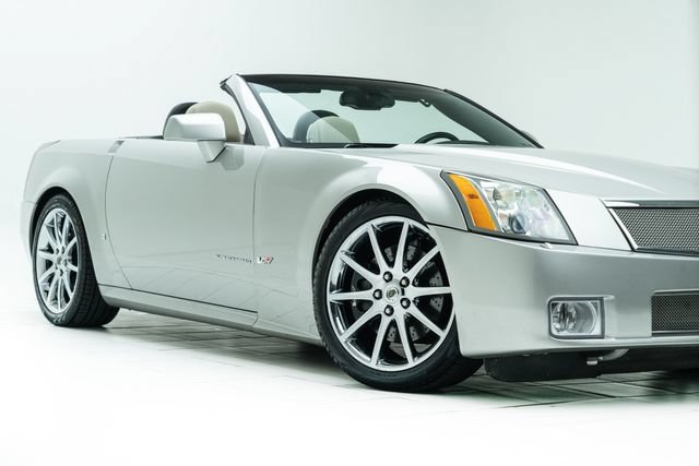 Used 2006 Cadillac XLR V RWD image 3