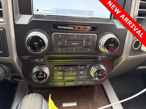 Used 2016 Ford F150 Platinum w/ Equipment Group 701A Luxury image 14