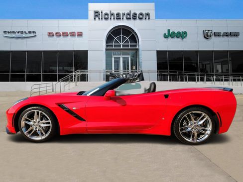 Used 2018 Chevrolet Corvette Stingray Convertible w/ 3LT Preferred Equipment Group RWD image 3