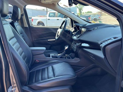 Used 2019 Ford Escape Titanium w/ U9j03 - Titanium Tow Package AWD/4WD image 24