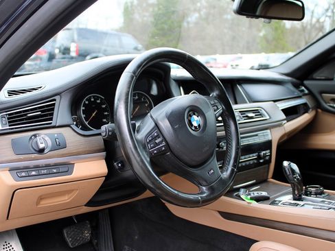 Used 2015 BMW 750Li image 17