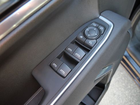 Used 2025 GMC Sierra 1500 SLT image 19