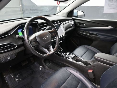 Used 2022 Chevrolet Bolt EUV LT w/ Convenience Package FWD image 24