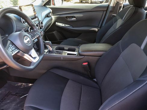 Used 2024 Nissan Sentra SV FWD image 17