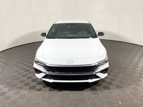 New 2025 Hyundai Elantra SEL image 5