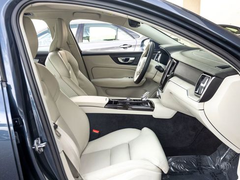 Used 2022 Volvo S60 T8 Inscription w/ Advanced Package image 27