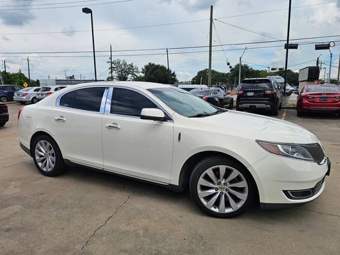 Used 2013 Lincoln MKS FWD image 4