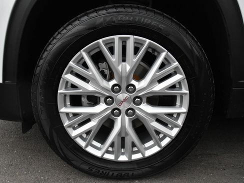 Used 2024 GMC Acadia Elevation image 13