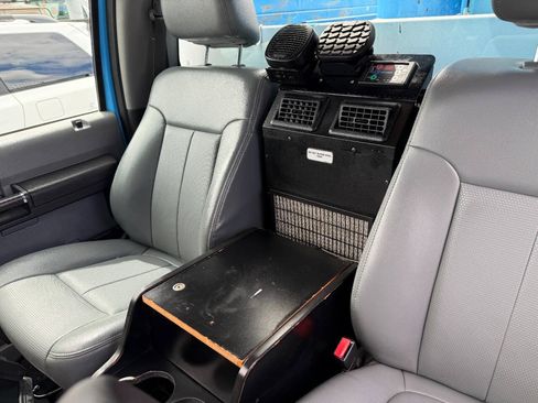 Used 2015 Ford F550 4x4 Regular Cab Super Duty image 41