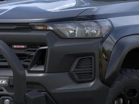 New 2026 Chevrolet Colorado Trail Boss w/ Off-Road Front Bumper Package image 10