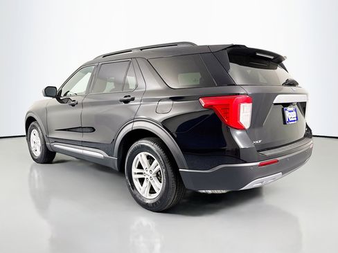Used 2020 Ford Explorer XLT w/ Equipment Group 202A AWD/4WD image 7