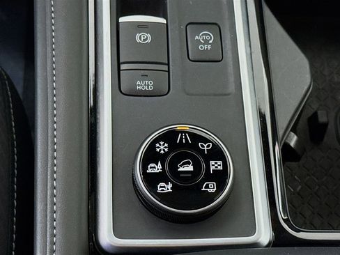 Certified 2025 Nissan Pathfinder SV AWD/4WD image 10